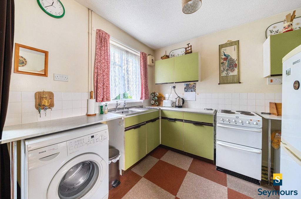 Property photo 3 of 15 Kitchen