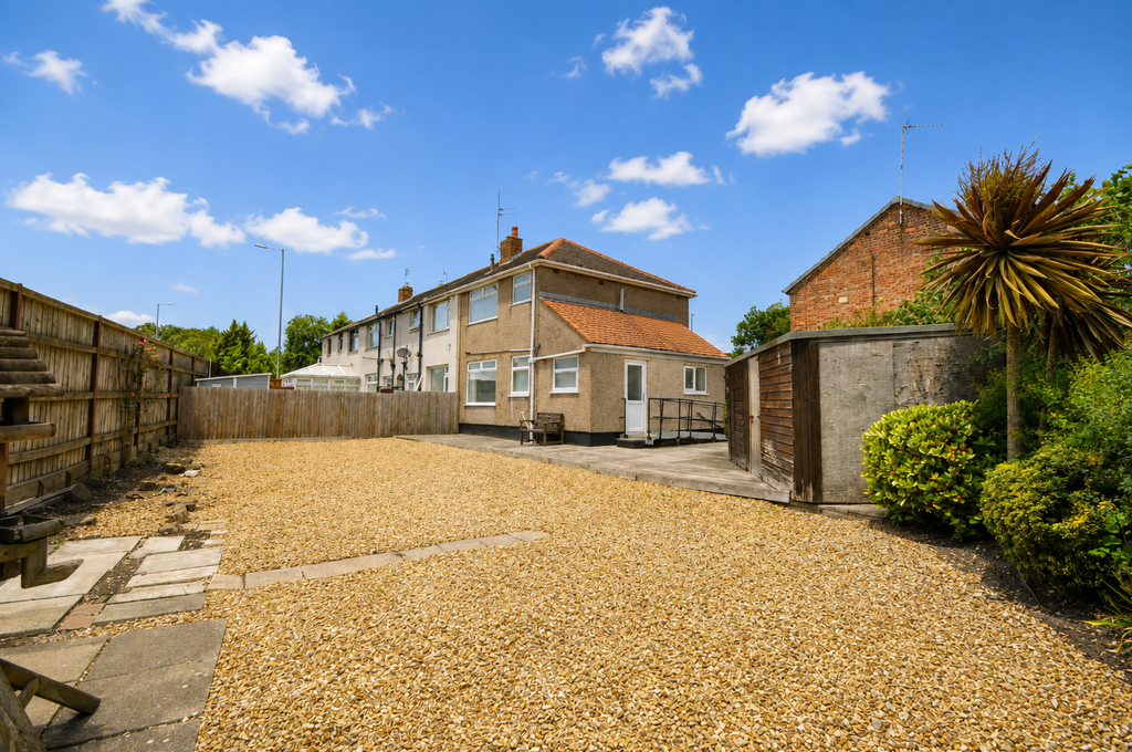 Property photo 2 of 32