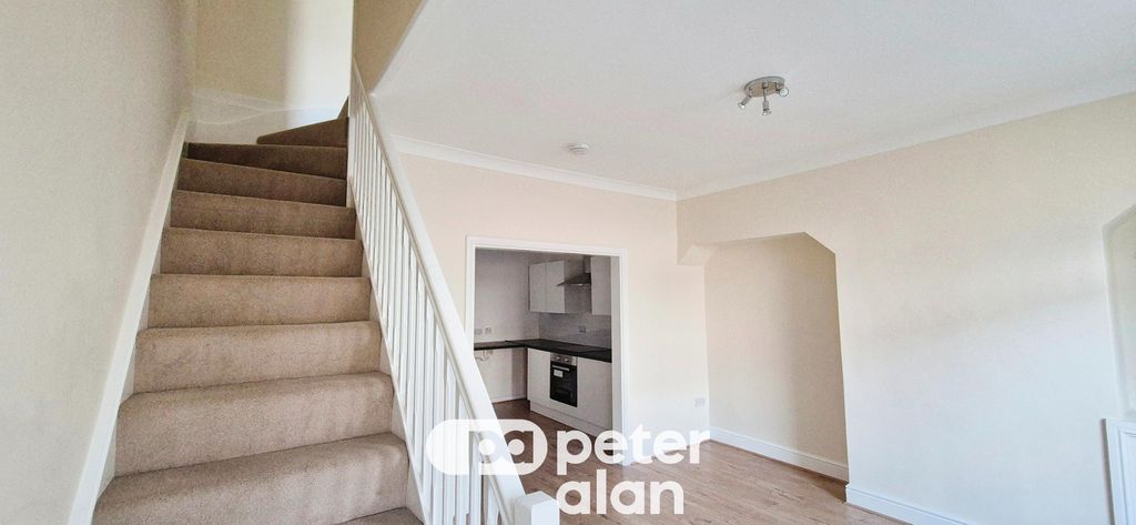 Property photo 2 of 17 Image