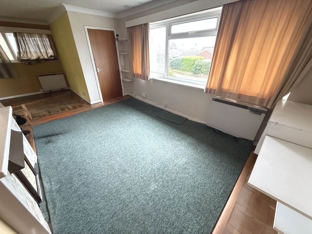 Property photo 3 of 12