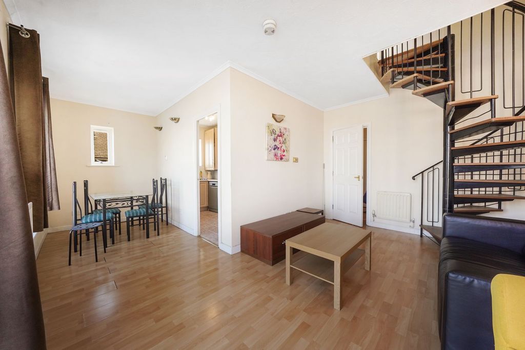 Property photo 3 of 13