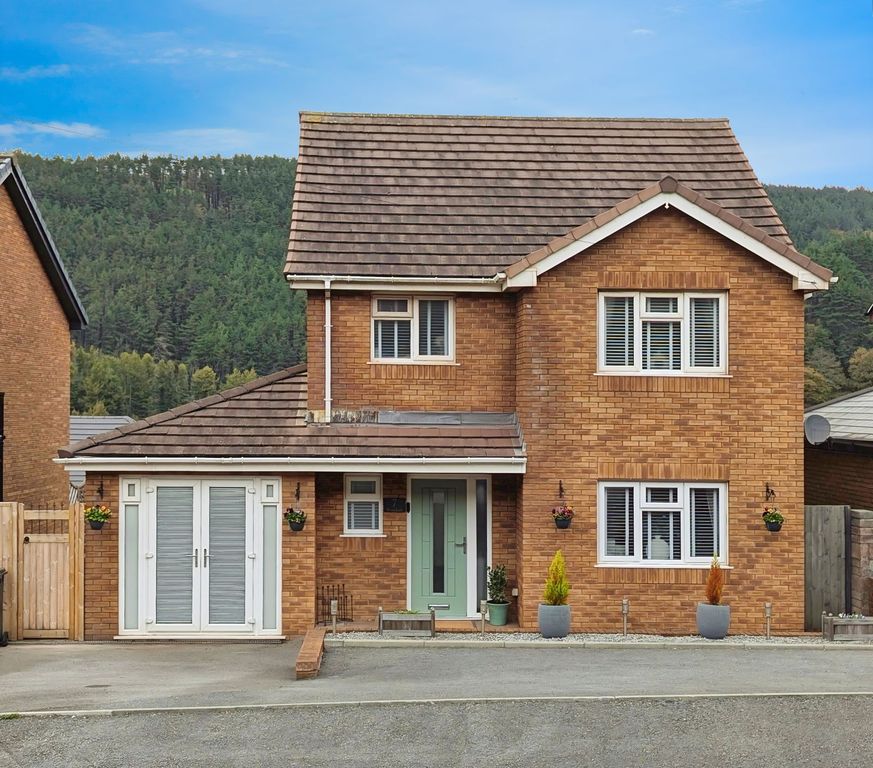 Property photo 1 of 28