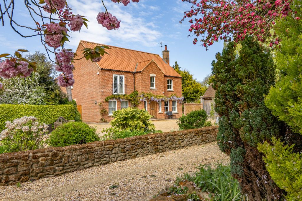 Property photo 1 of 46 804364
