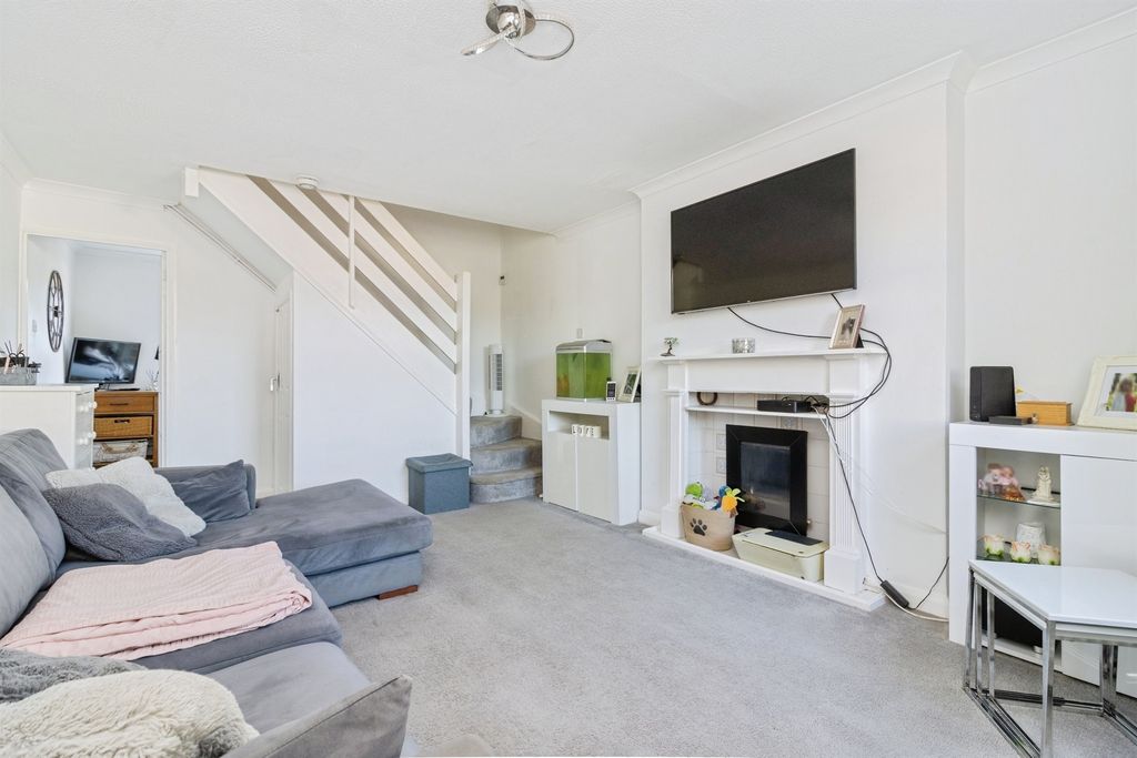 Property photo 3 of 17