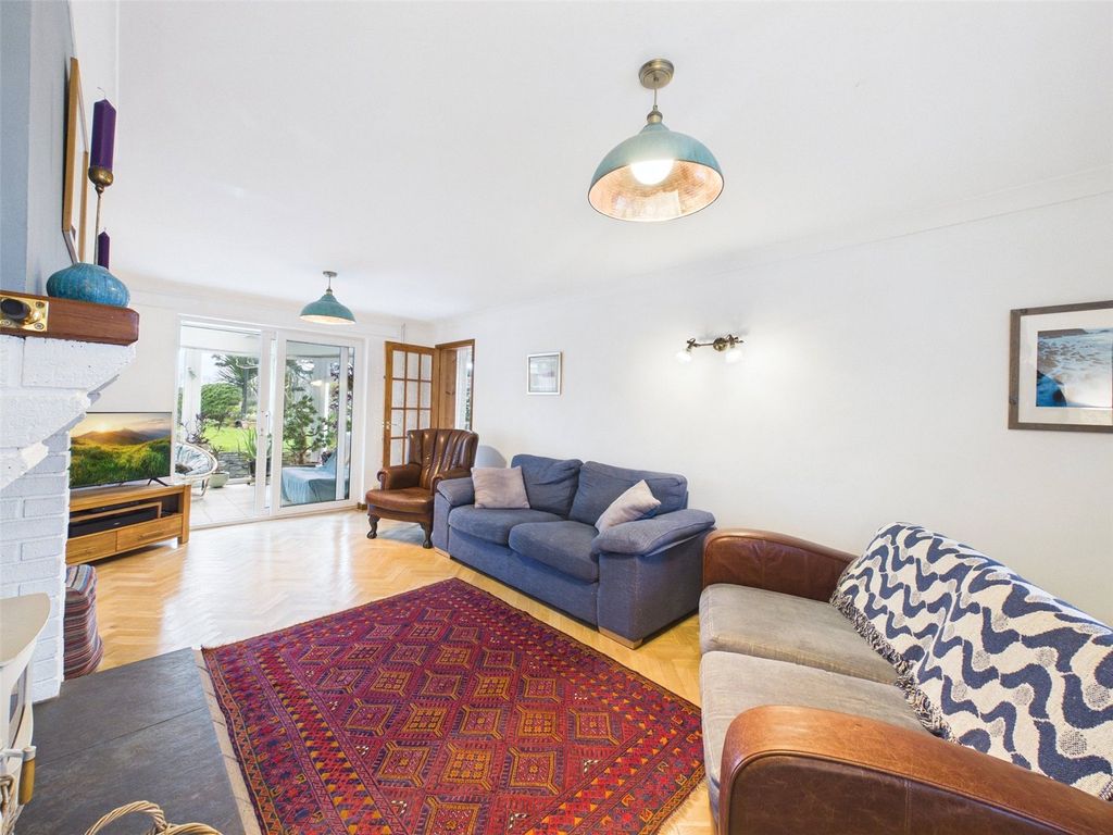 Property photo 3 of 27 Picture No. 11