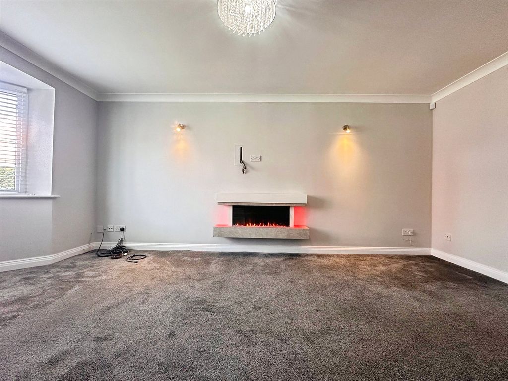 Property photo 3 of 16 Living Room