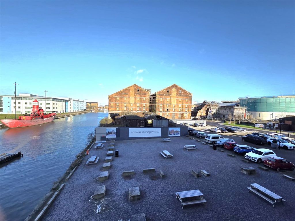 Property photo 3 of 9