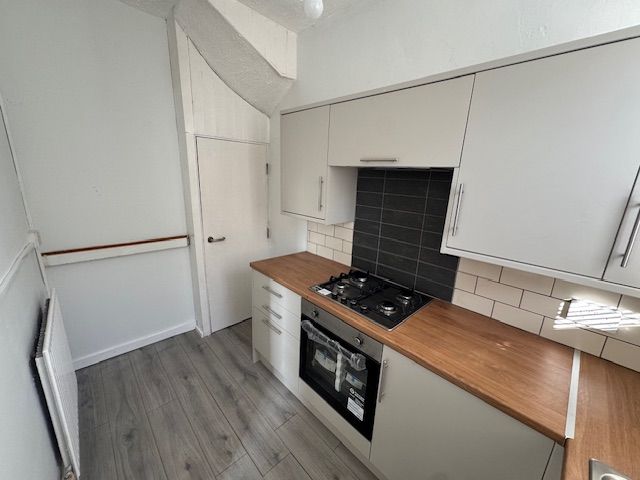 Property photo 3 of 15 Entrance Porch