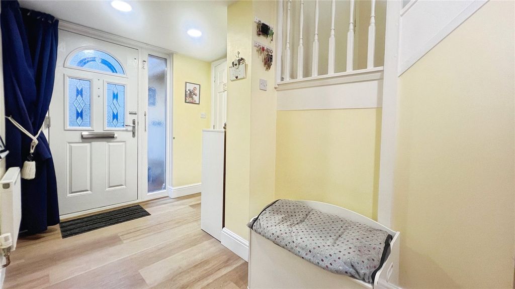 Property photo 2 of 18 Picture No. 30