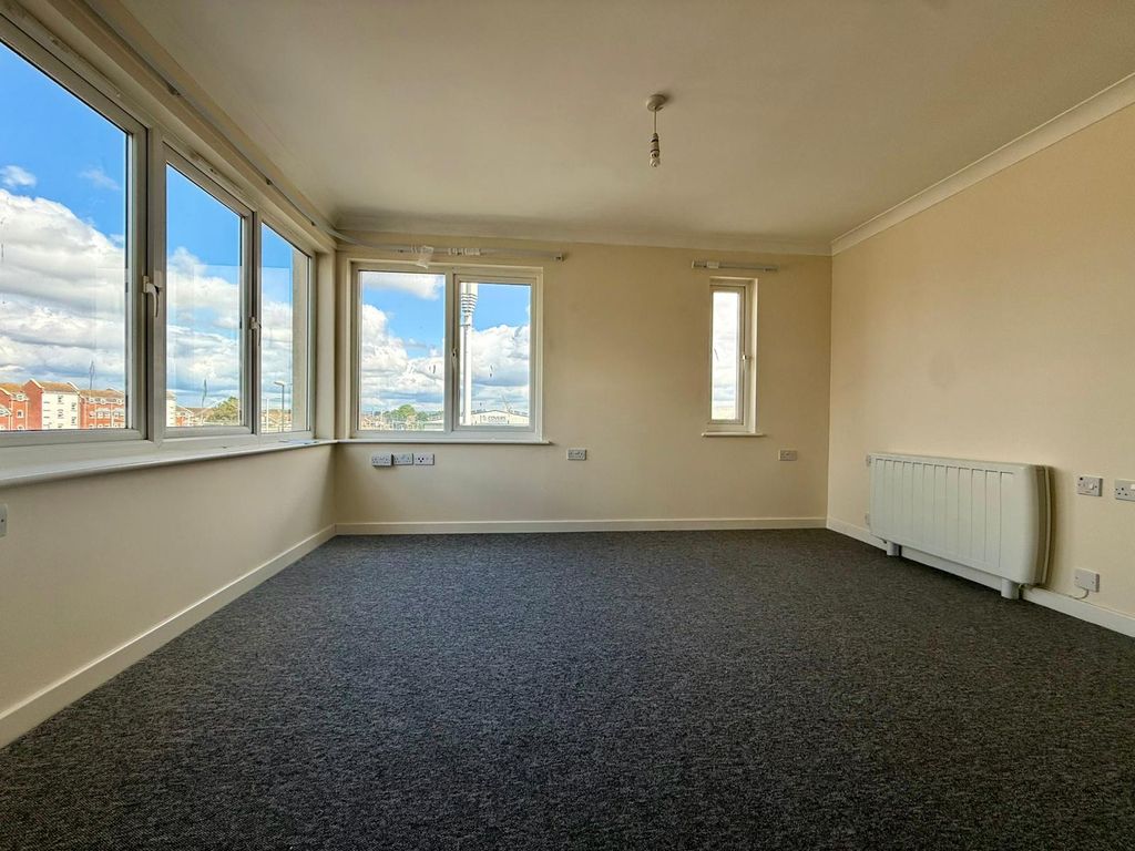 Property photo 2 of 10 Living Room