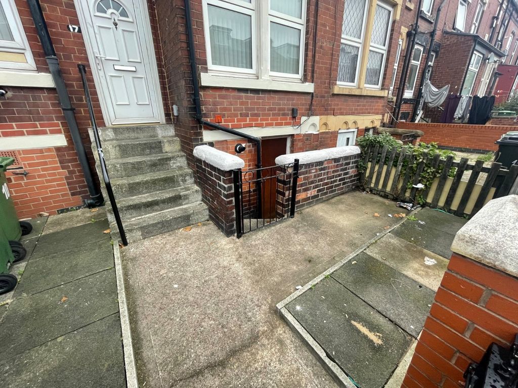 Property photo 2 of 13 Picture No. 12