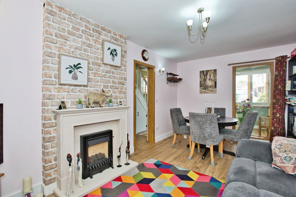 Property photo 2 of 19