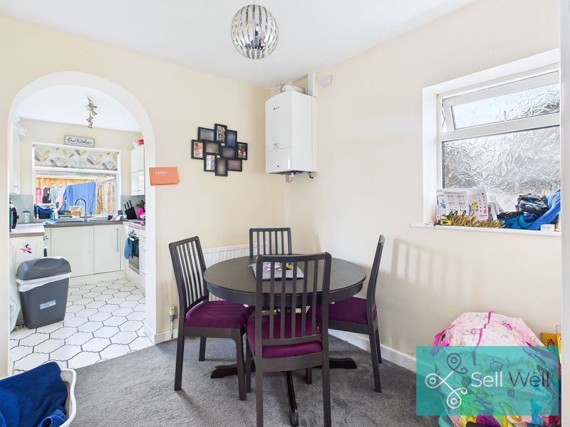 Property photo 3 of 16 Dining Area
