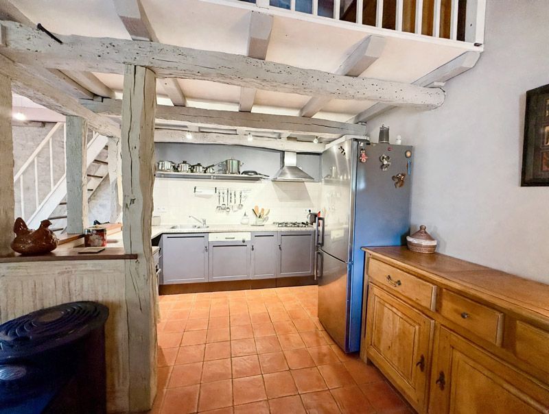 Property photo 3 of 16 Bright_Real_Estate_Kitchen1