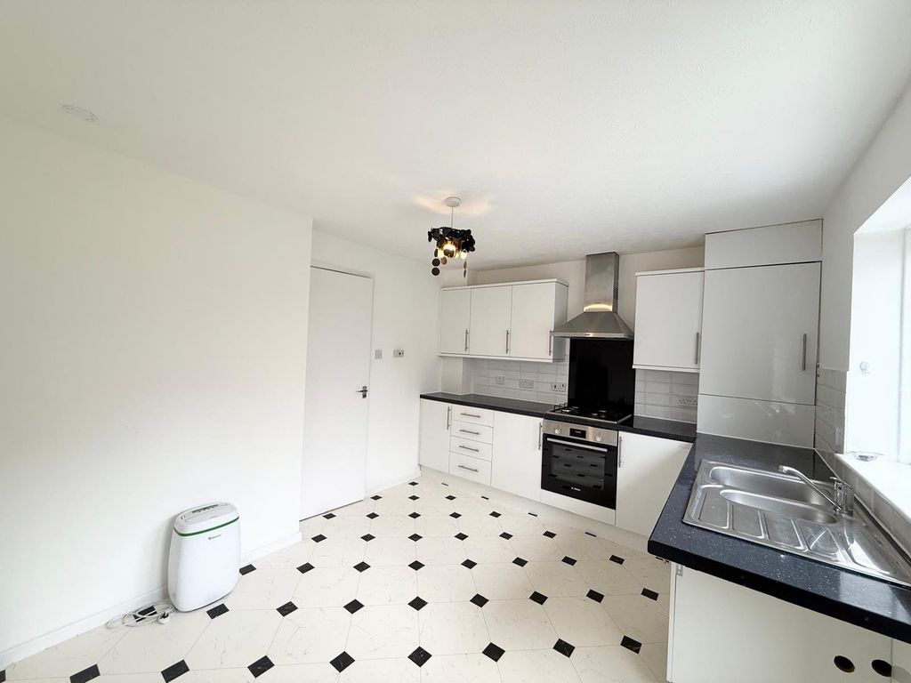 Property photo 3 of 11 Picture No. 27