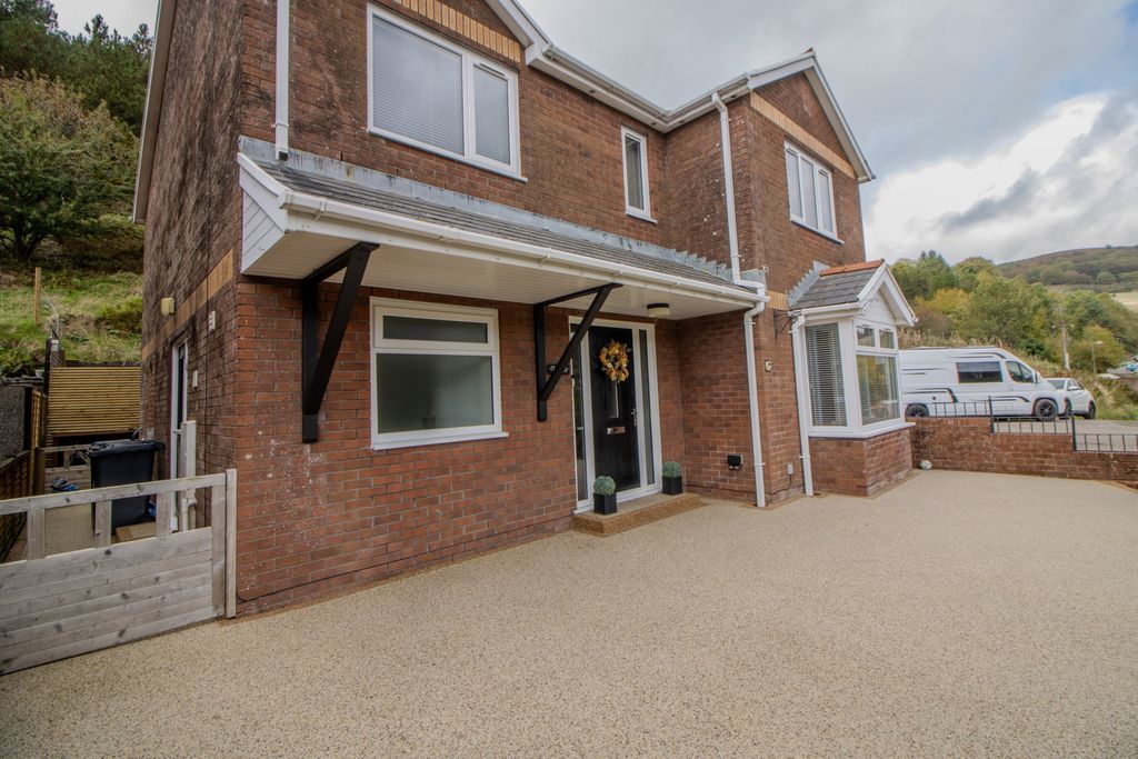 Property photo 2 of 72