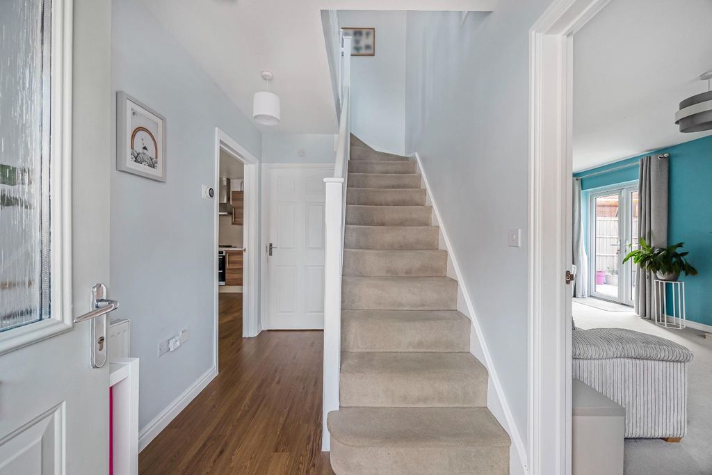 Property photo 2 of 26