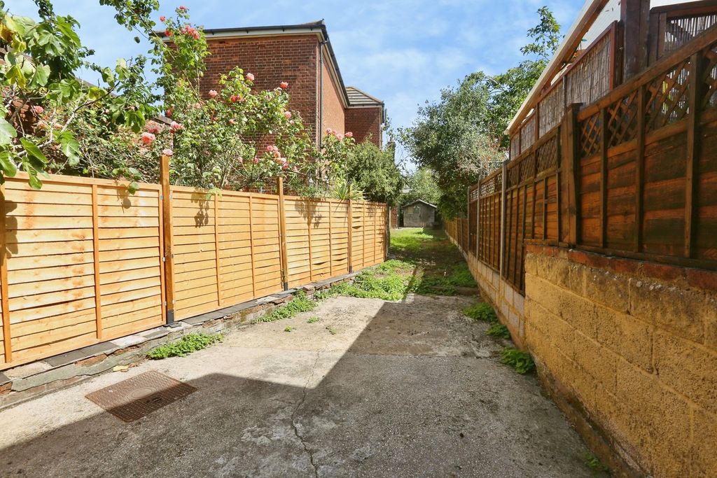 Property photo 2 of 20 Pbox-Img.Jpg