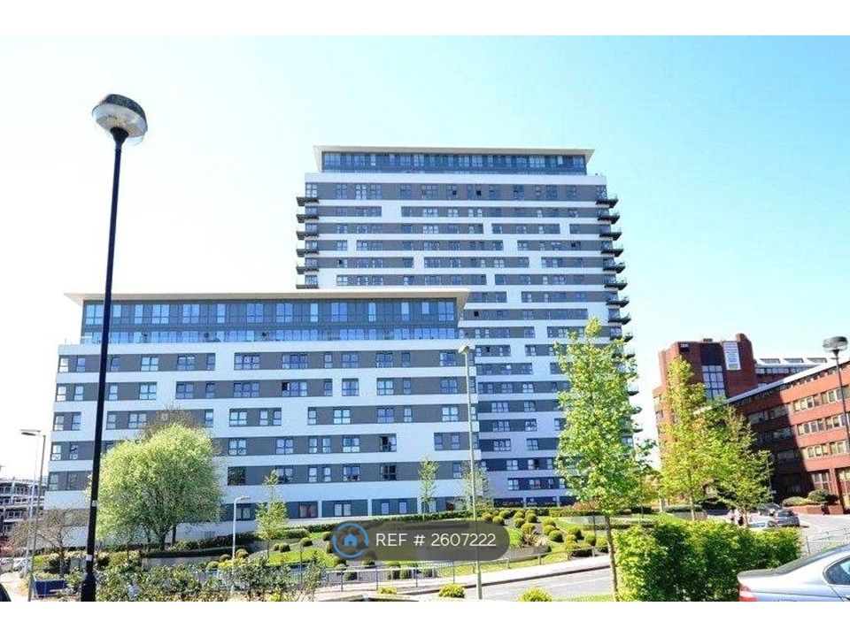 Property photo 1 of 8 Skylineplaza
