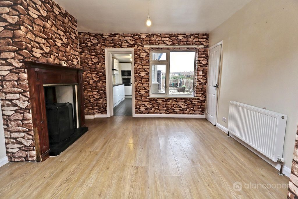 Property photo 3 of 20 4489924