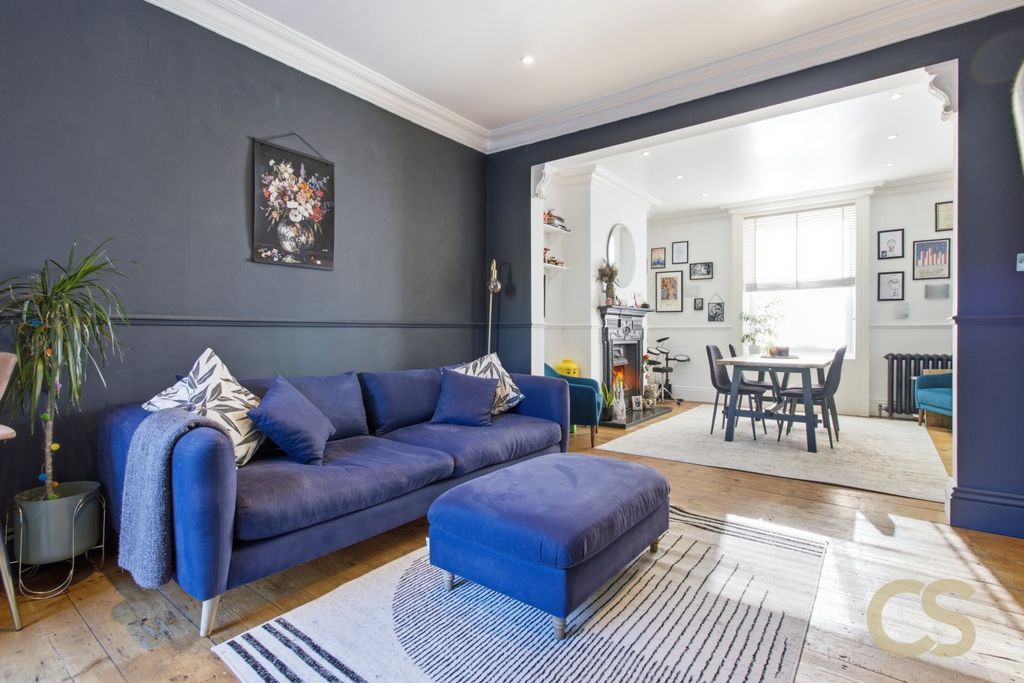 Property photo 2 of 24 5234853