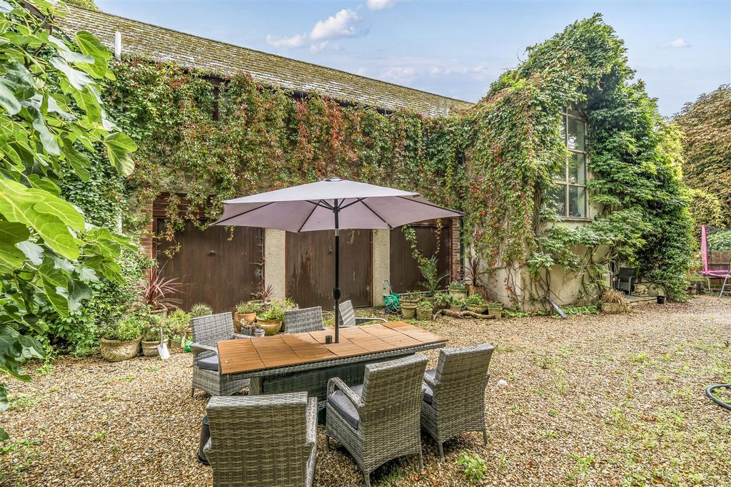 Property photo 3 of 22