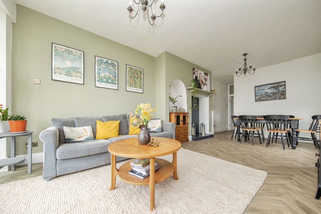 Additional image 22 of 6 bed semi-detached house for saleFronks Road, Harwich CO12