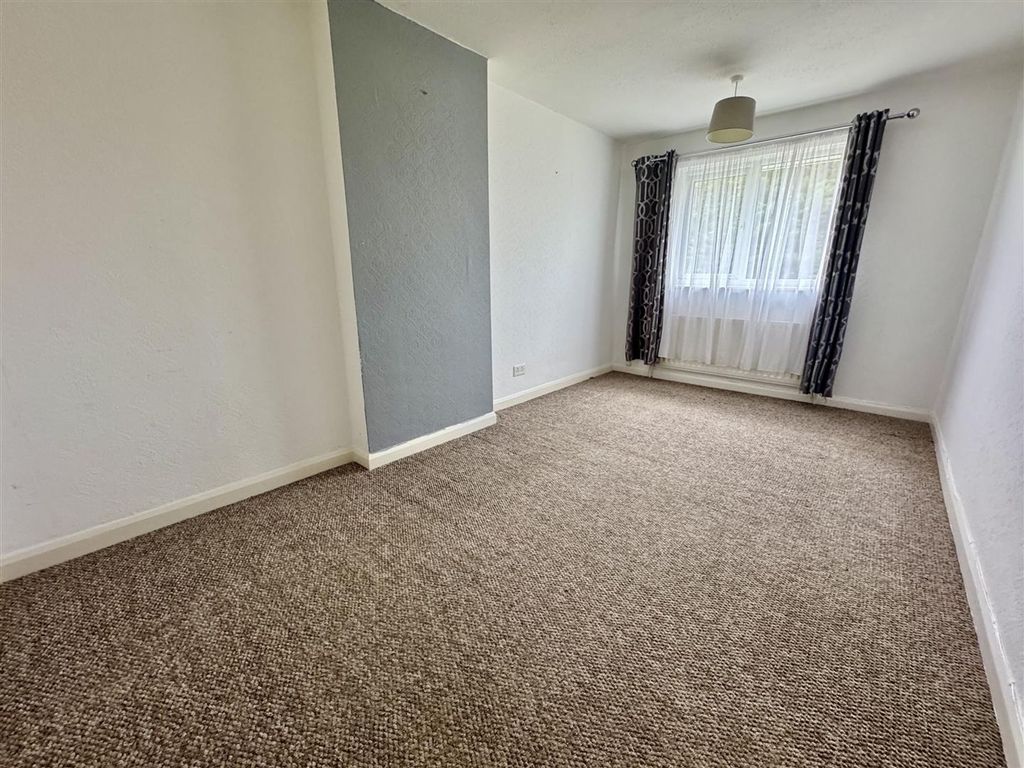 Property photo 3 of 10 Lounge