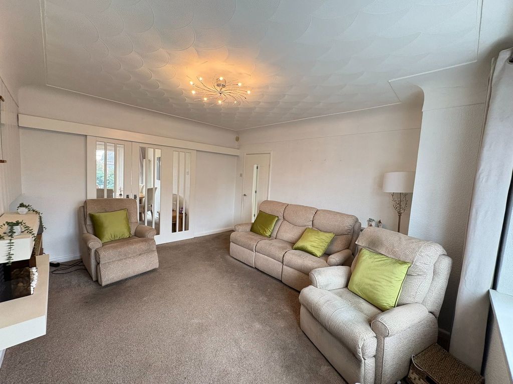 Property photo 2 of 25