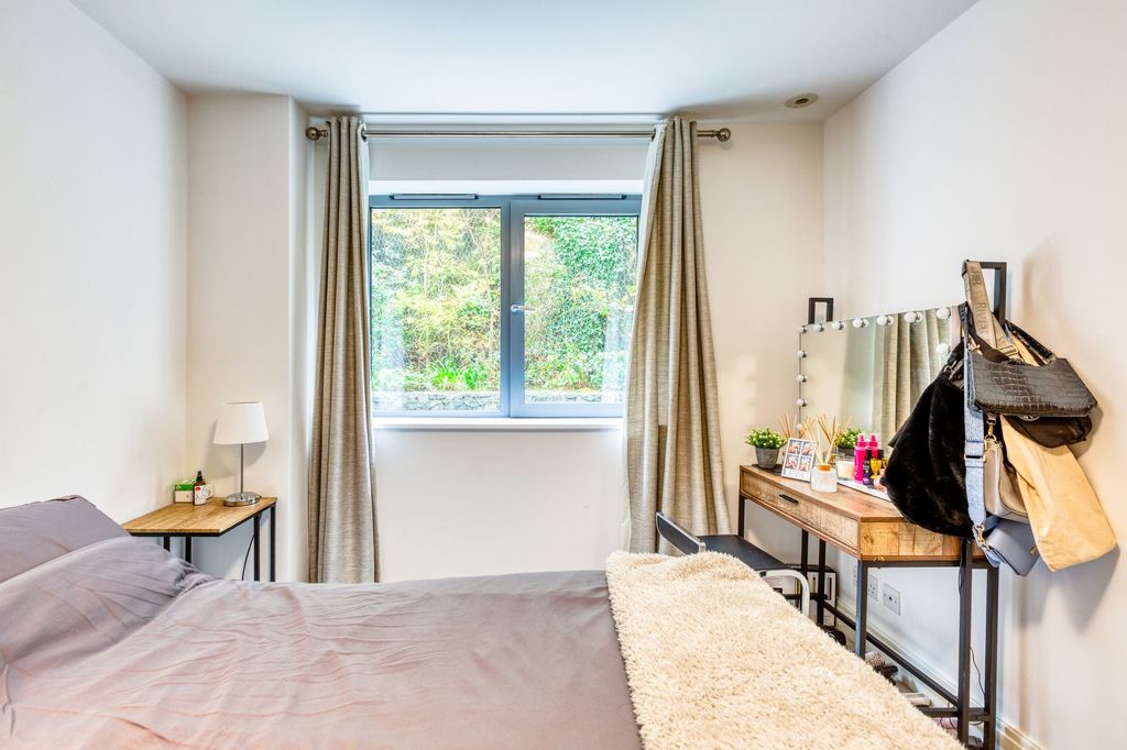 Additional image 20 of 3 bed flat for sale9 West Park Apartments, St Helier JE2