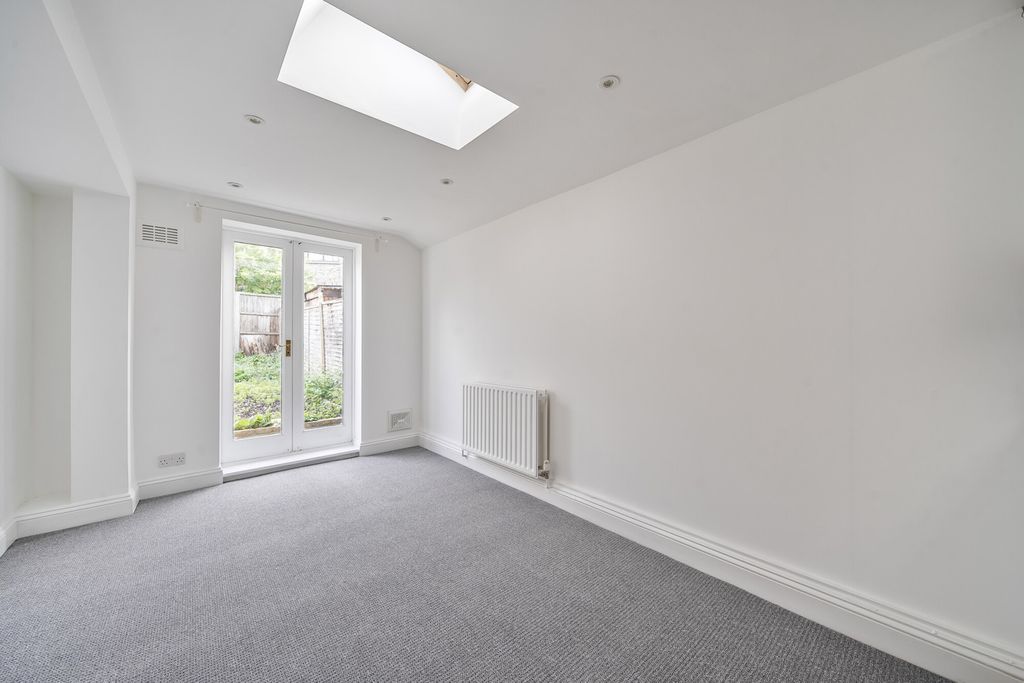 Property photo 3 of 13 1331633-4-6887B55...