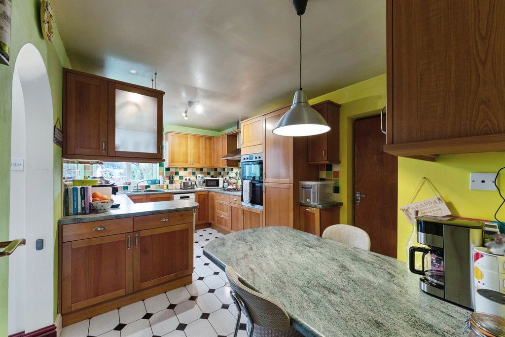 Property photo 3 of 20