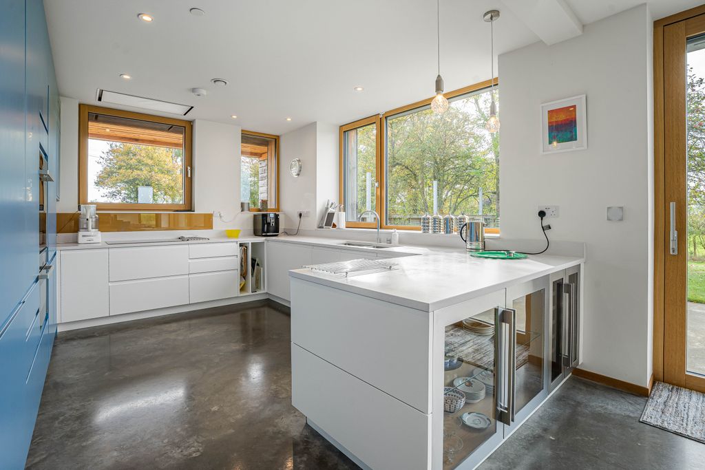 Property photo 3 of 22 Kitchen