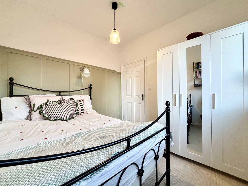 Property photo 3 of 18 Bedroom