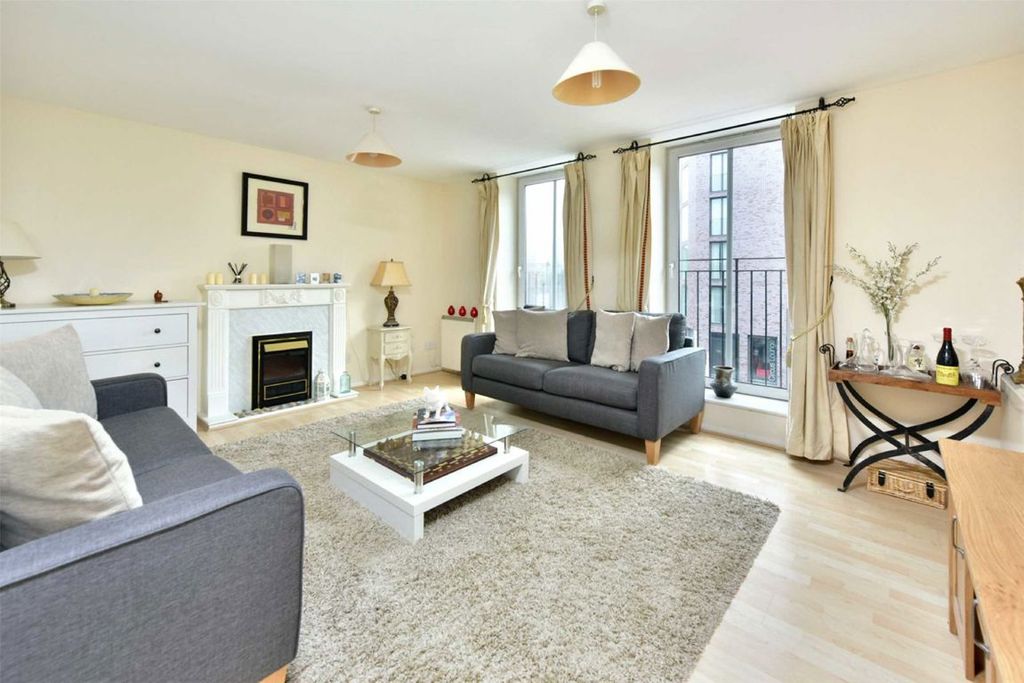 Property photo 2 of 6