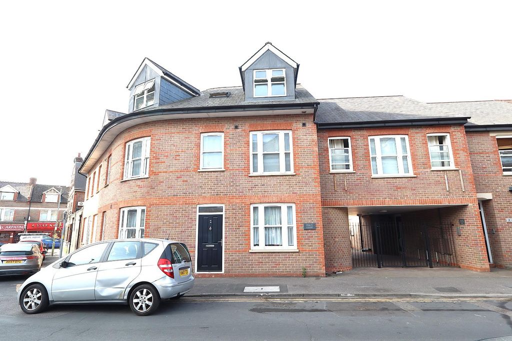 Property photo 1 of 12