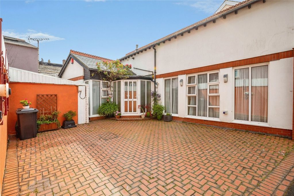 Property photo 3 of 23 Picture No. 20