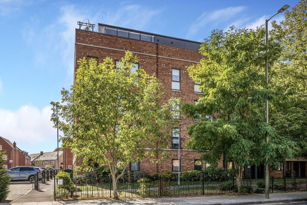 Property photo 1 of 5