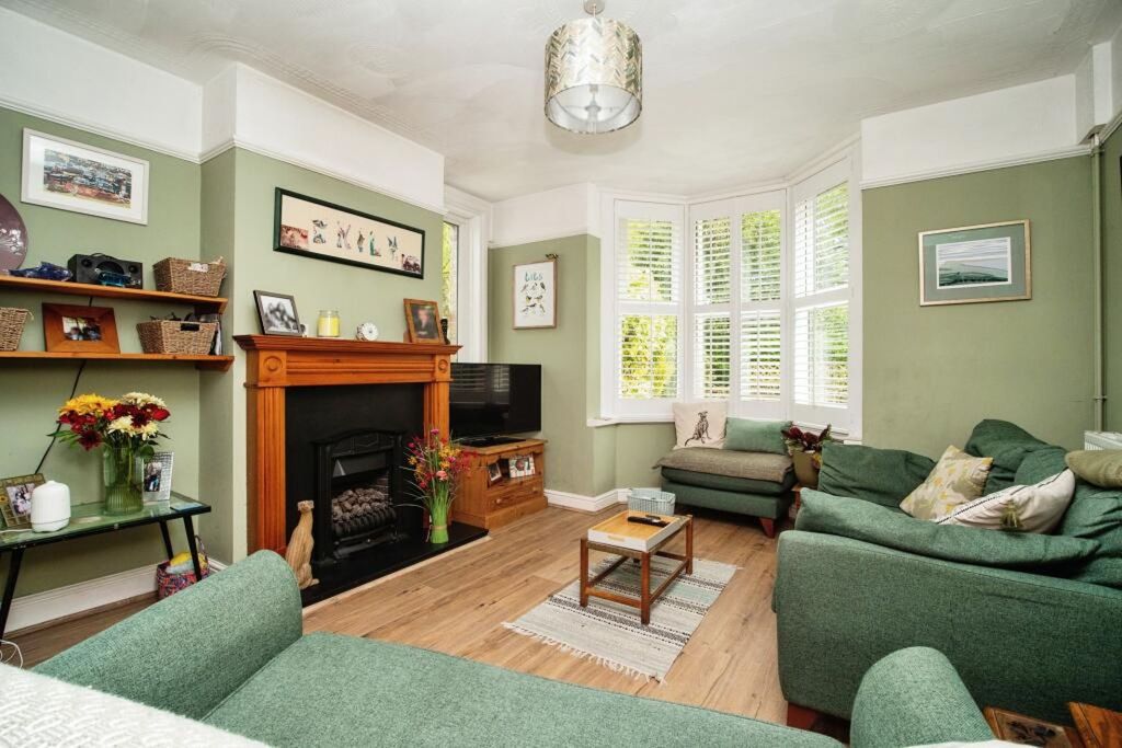 Property photo 2 of 14 Sitting Room