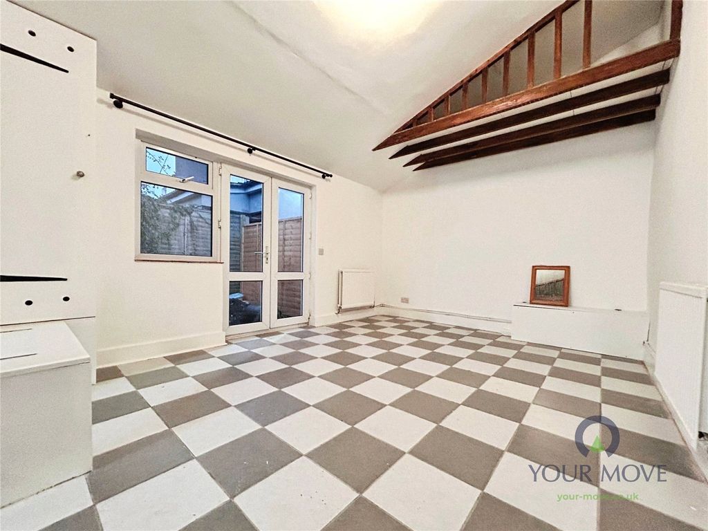 Property photo 2 of 8 Picture No. 05