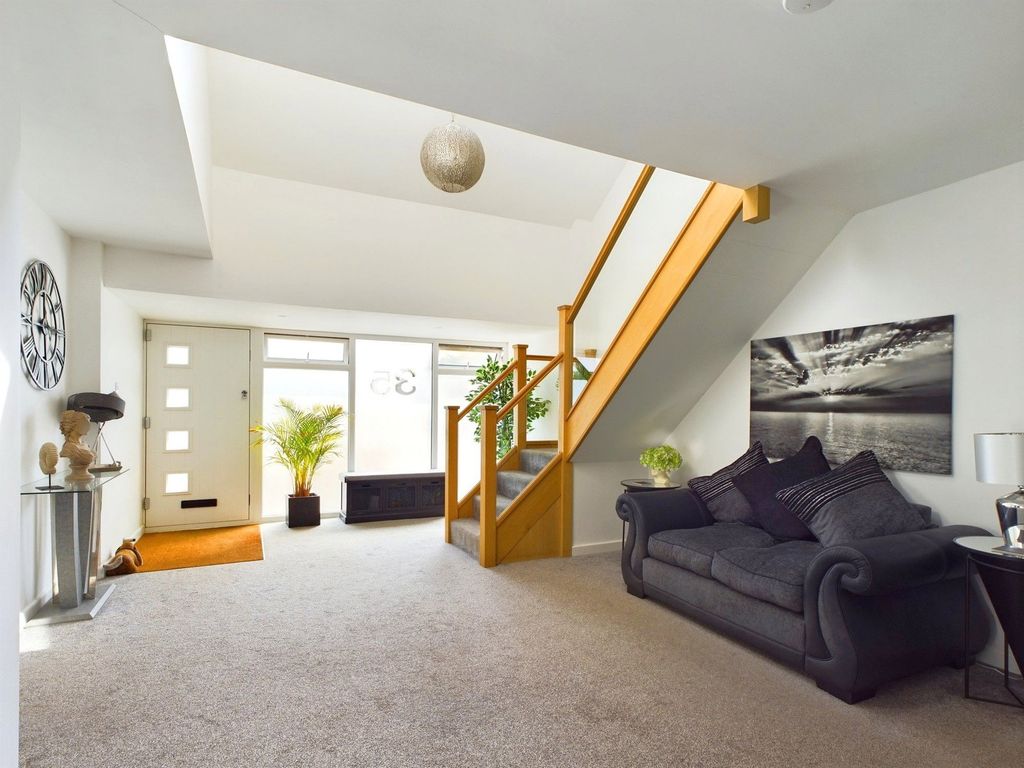 Property photo 2 of 29