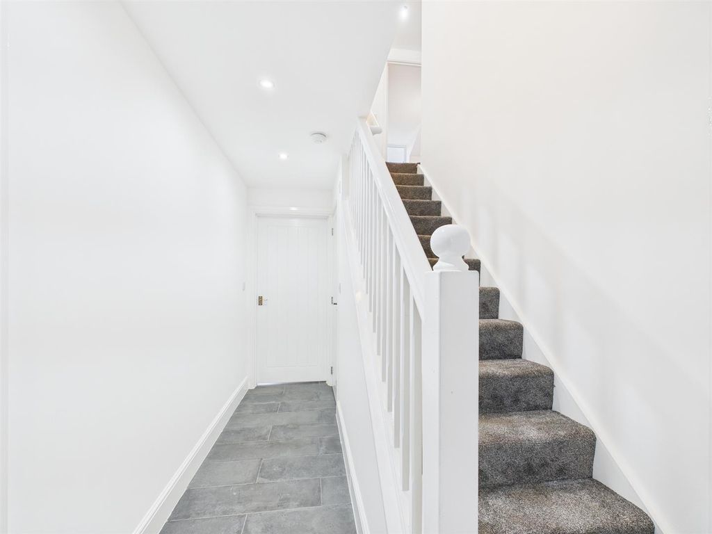 Property photo 2 of 34 Cam03604G0-Pr0204-Still001.Jpg