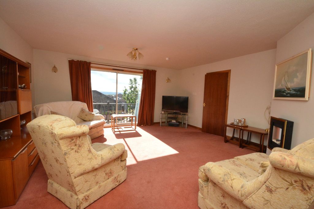 Property photo 2 of 21