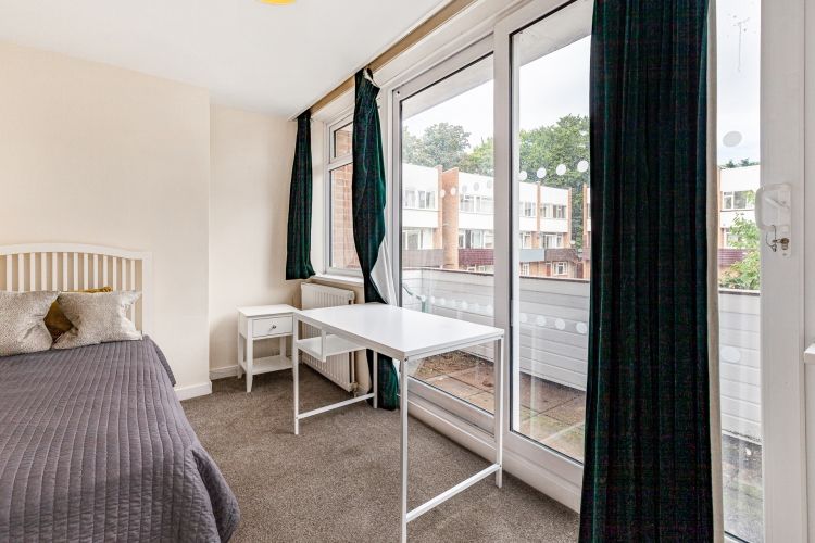 Property photo 1 of 11 302530