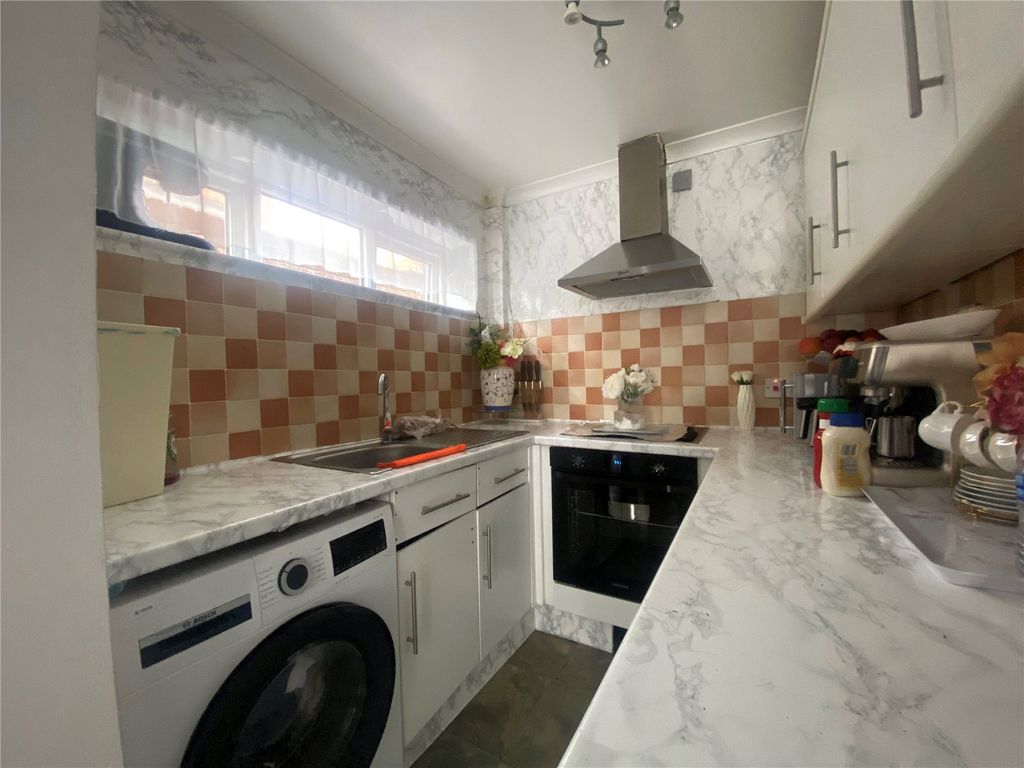 Property photo 3 of 11 Picture No. 05