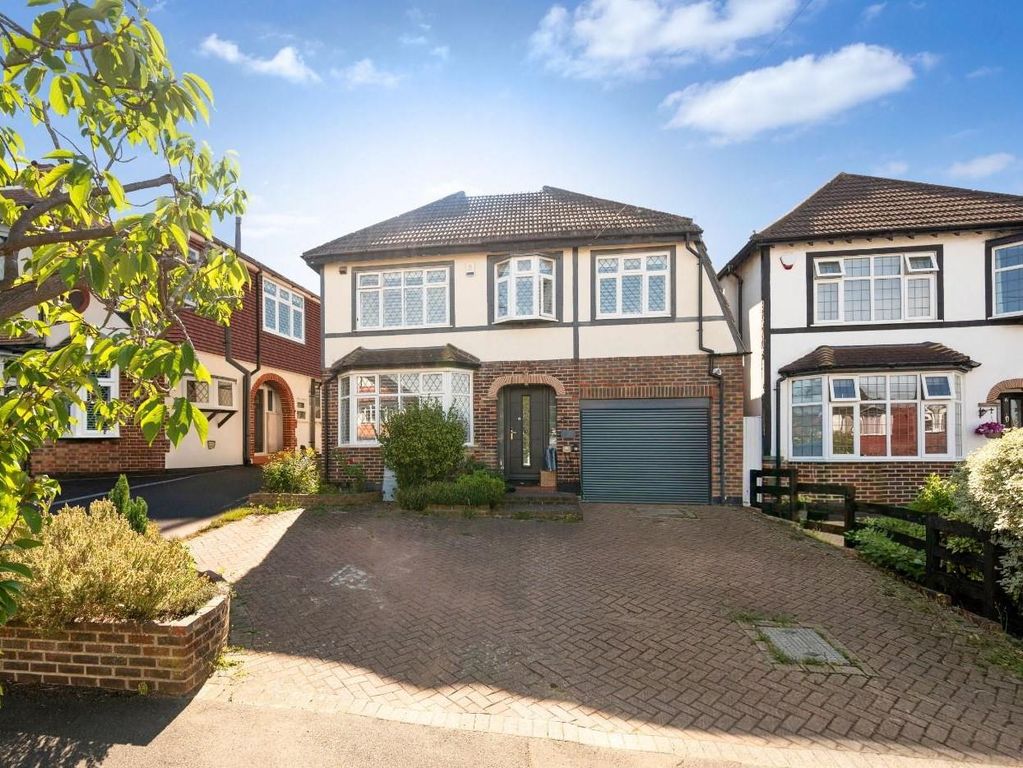 Property photo 1 of 21 Bradstock Road