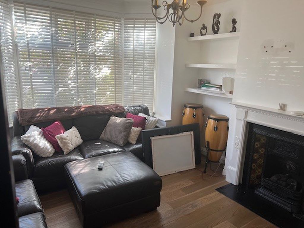 Property photo 3 of 10 Photo 3