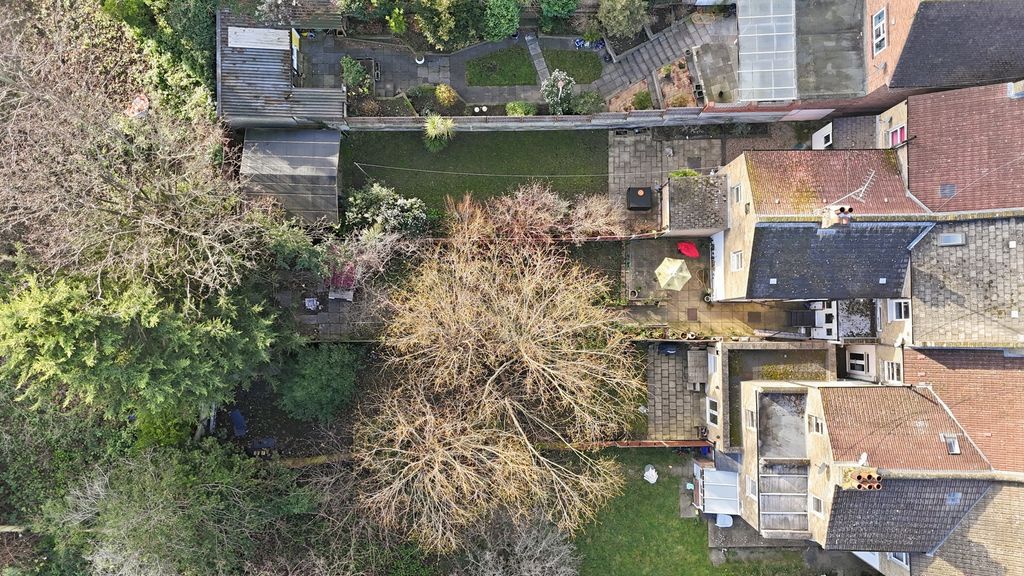 Property photo 2 of 24