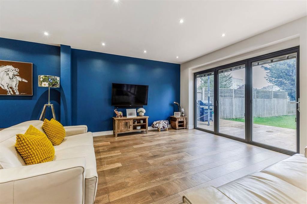 Property photo 3 of 13