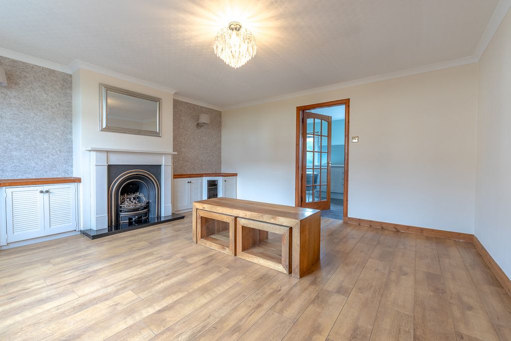 Property photo 3 of 44